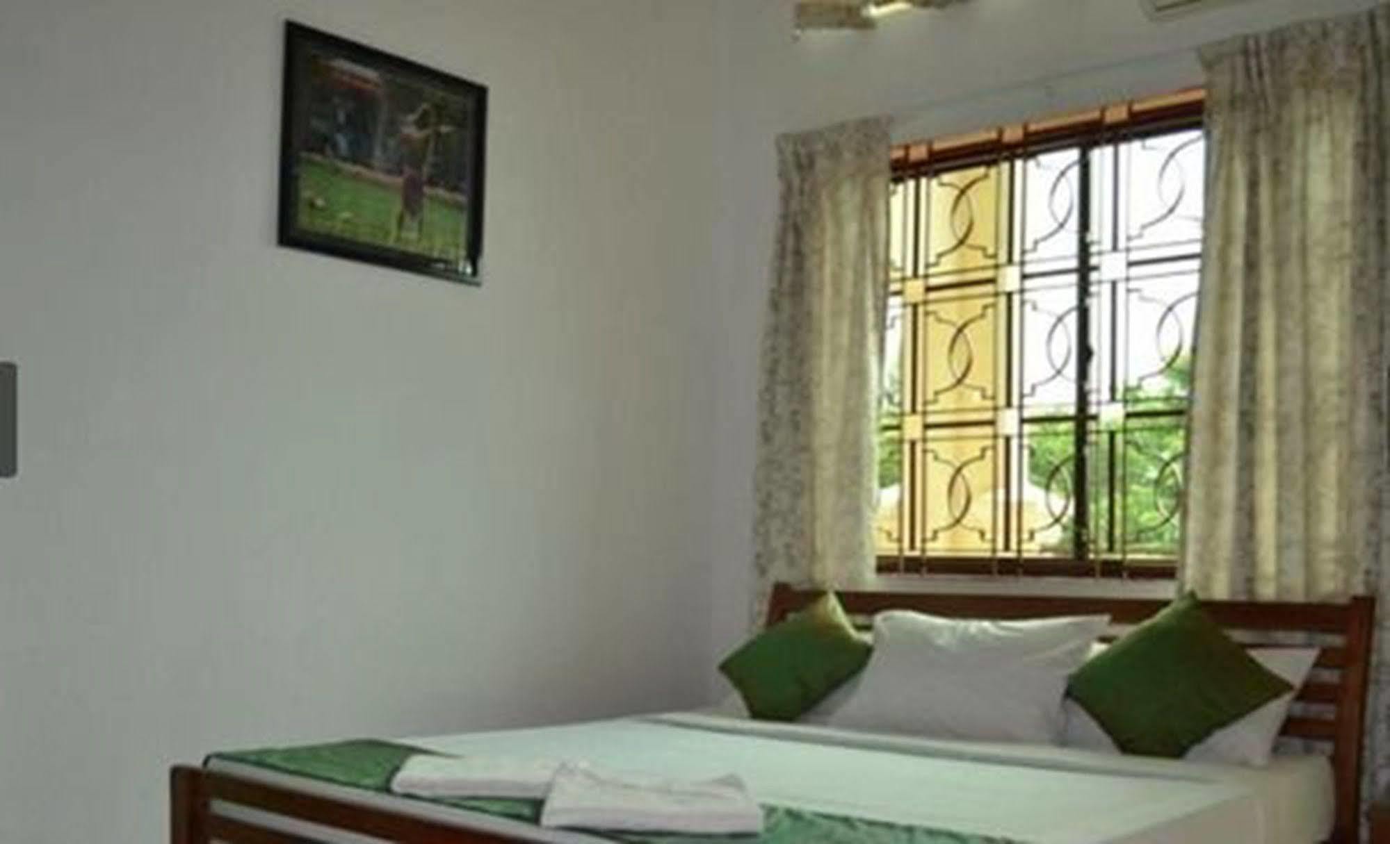 Cyclo Hotel-Bar-Restaurant Phnom Penh Zewnętrze zdjęcie